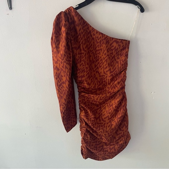 Wilfred Aritzia rust color one shoulder dress 37360 - Picture 3 of 9